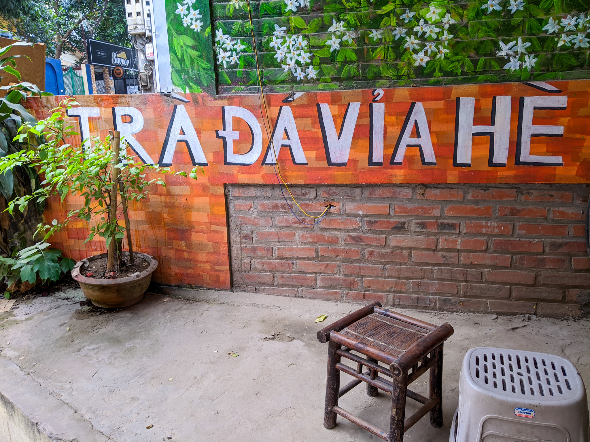 Trà Đá Vỉa Hè